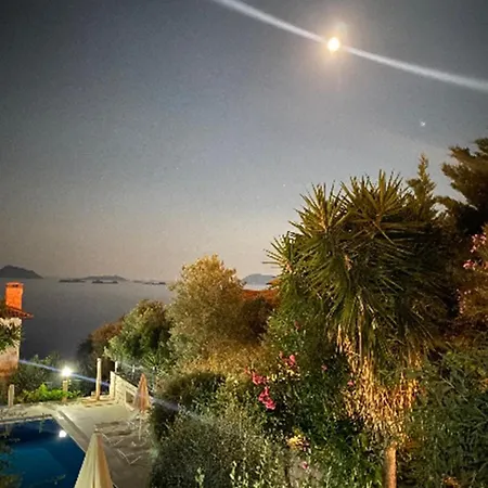 Private Luxury With Pool In Peninsula Villa